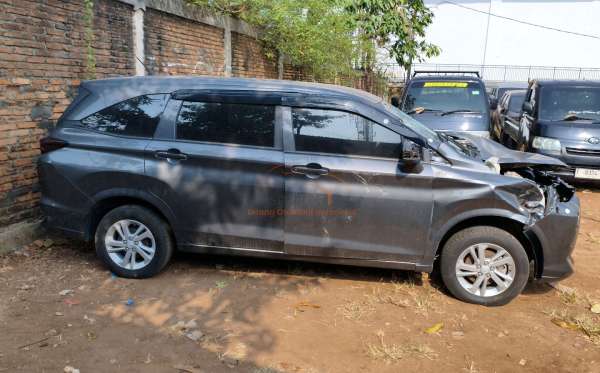 TOYOTA AVANZA 1.3 E