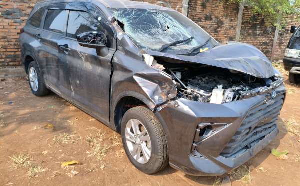 TOYOTA AVANZA 1.3 E