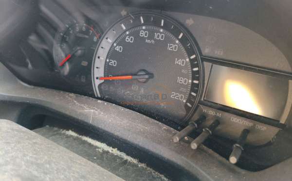 TOYOTA AVANZA 1.3 E