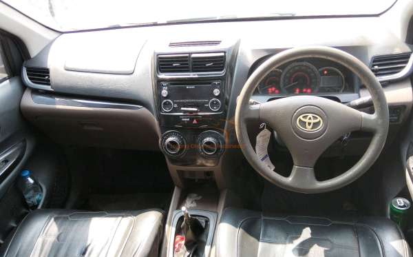 TOYOTA AVANZA 1.3 G
