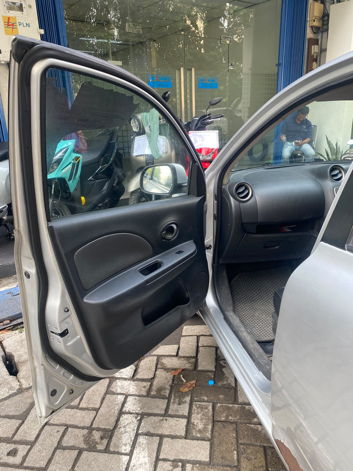 NISSAN  MARCH  1.2