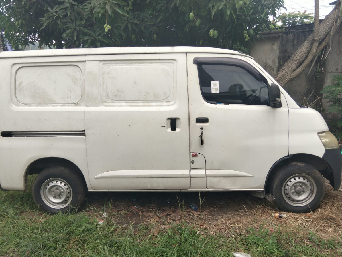 DAIHATSU GRAN MAX  BLIND VAN