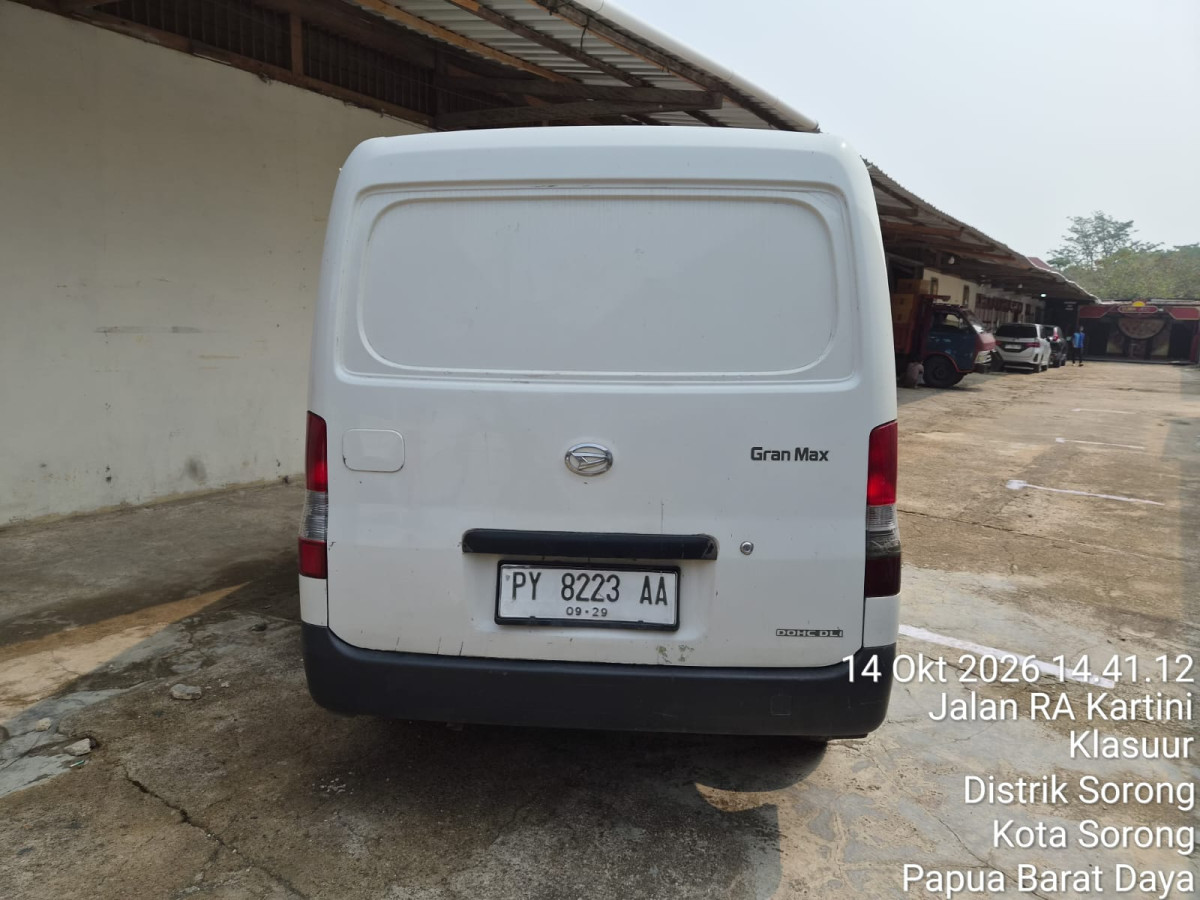 DAIHATSU GRAN MAX  BLIND VAN