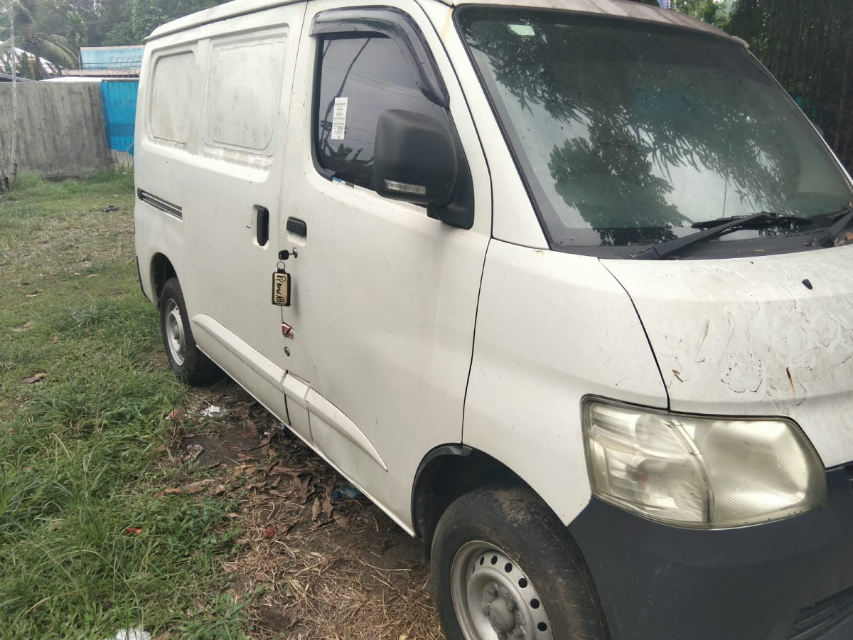 DAIHATSU GRAN MAX  BLIND VAN