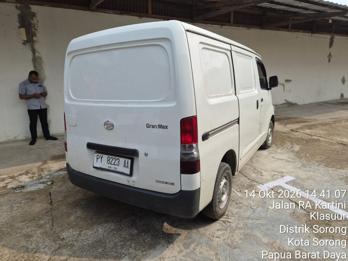 DAIHATSU GRAN MAX  BLIND VAN