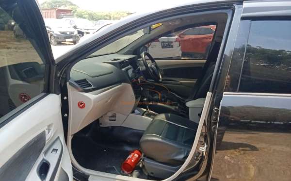 TOYOTA  AVANZA  1.3 G
