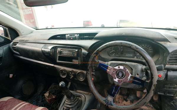 TOYOTA HILUX PICK UP