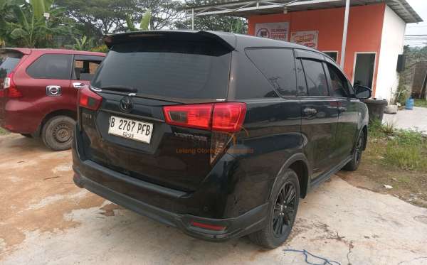 TOYOTA INNOVA VENTURER
