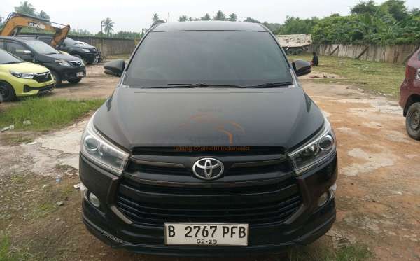 TOYOTA INNOVA VENTURER