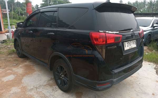 TOYOTA INNOVA VENTURER