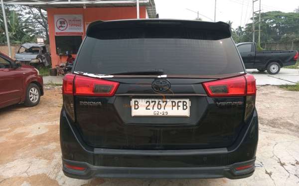 TOYOTA INNOVA VENTURER
