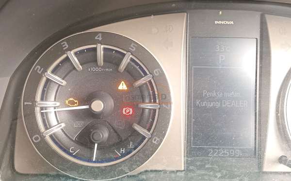 TOYOTA INNOVA VENTURER
