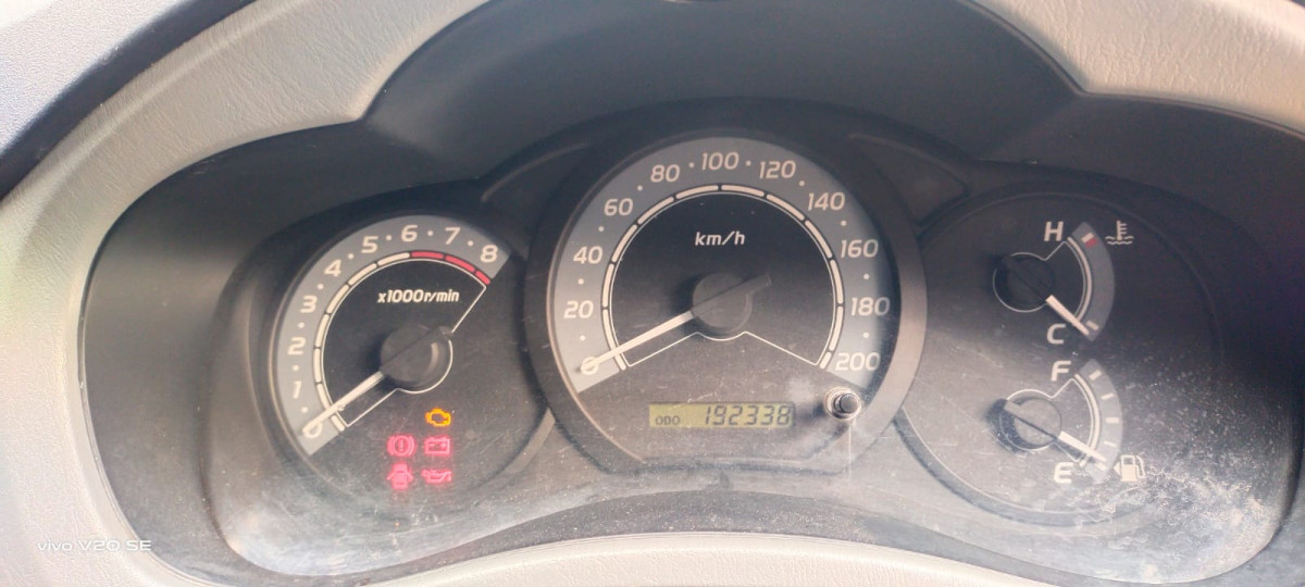 TOYOTA  INNOVA  E