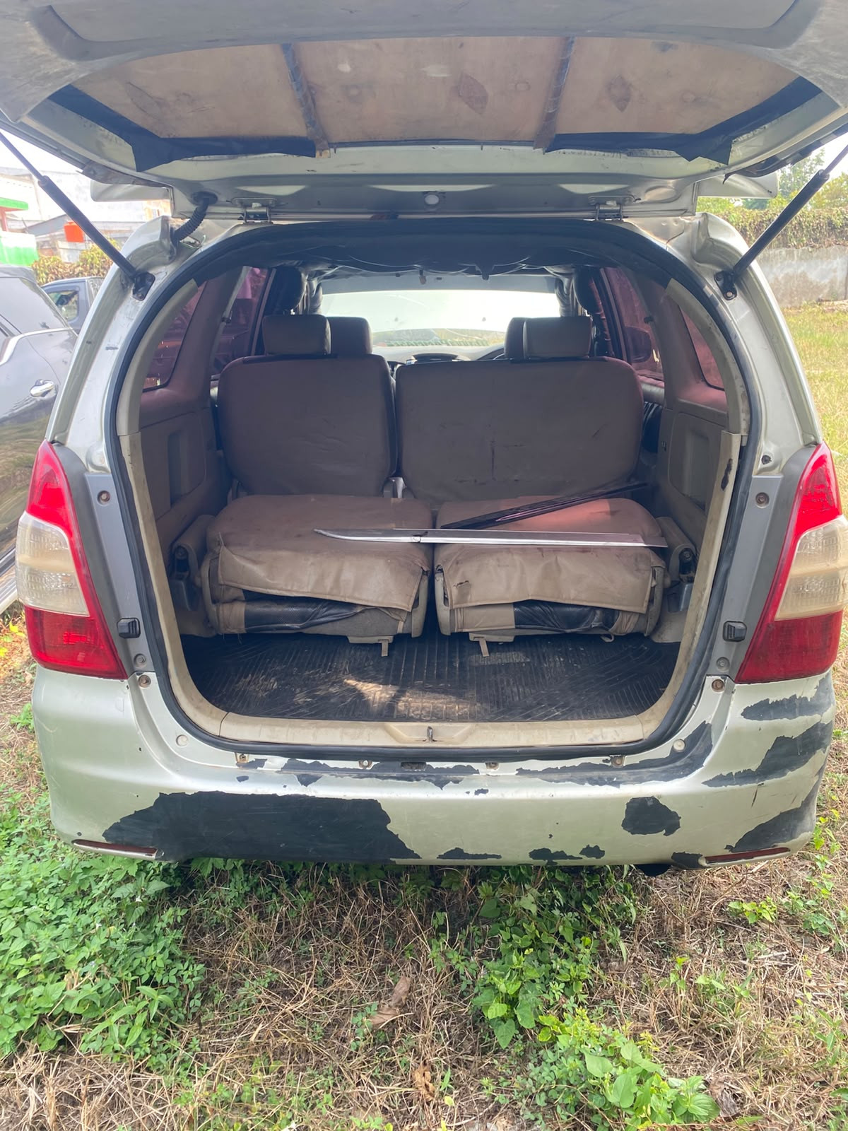 TOYOTA INNOVA G