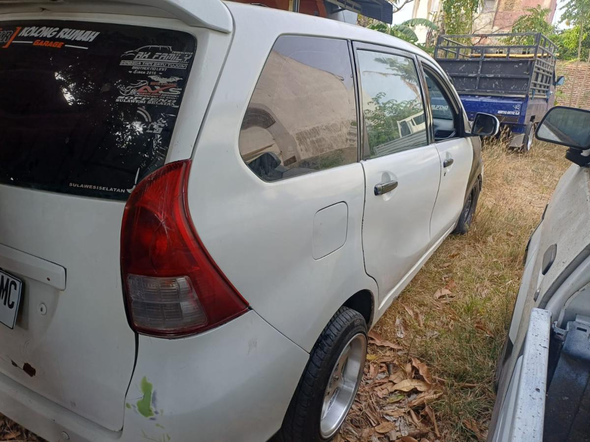 DAIHATSU  XENIA