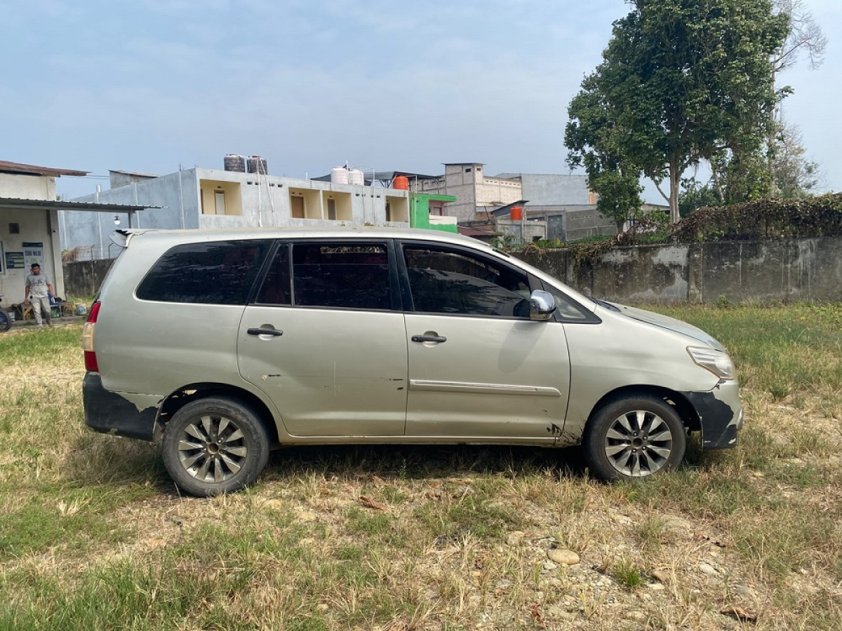 TOYOTA INNOVA G