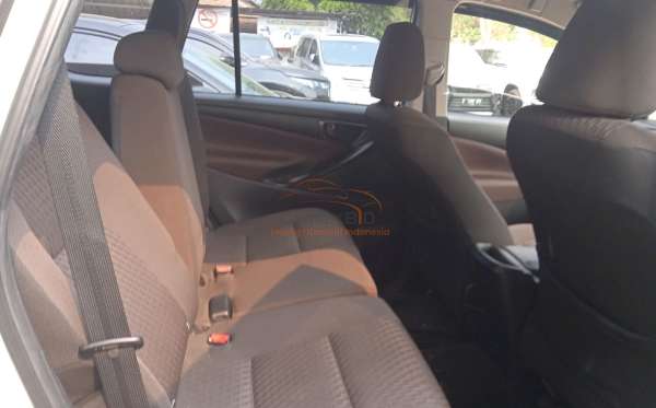 TOYOTA INNOVA G