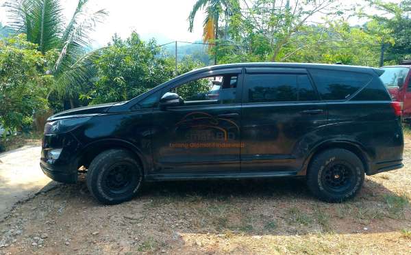TOYOTA KIJANG INNOVA V