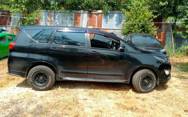 TOYOTA KIJANG INNOVA V