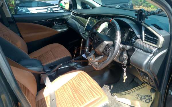 TOYOTA KIJANG INNOVA V
