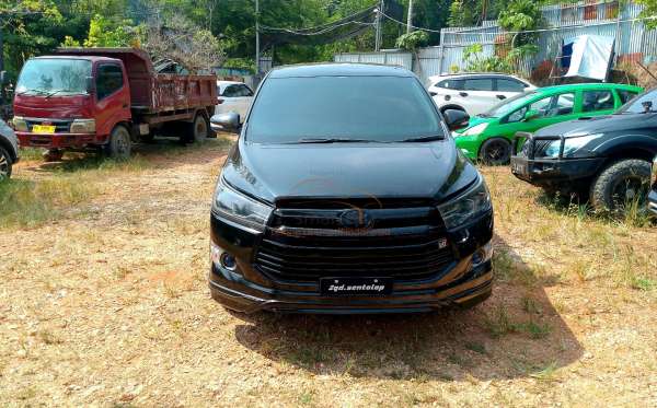 TOYOTA KIJANG INNOVA V