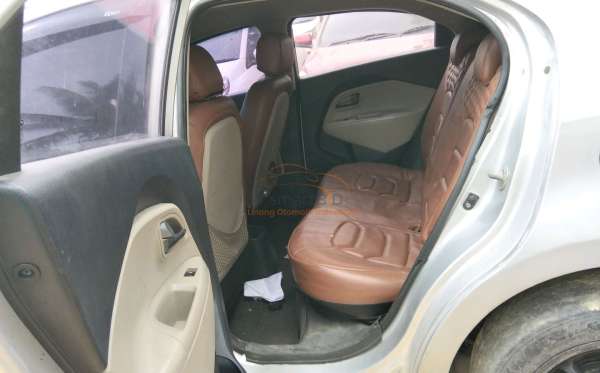 KIA  RIO  1.4