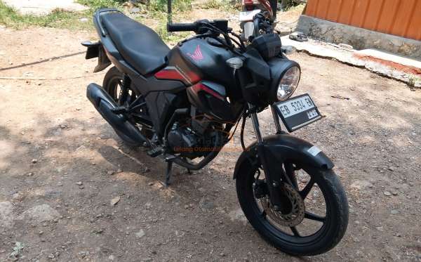 HONDA CB 150 Verza