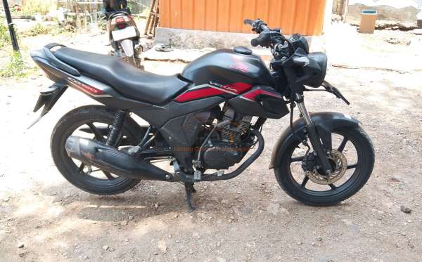 HONDA CB 150 Verza