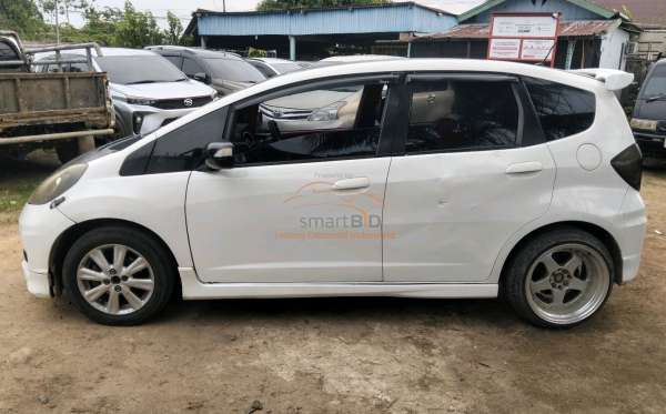 HONDA JAZZ GE8 1.5 E