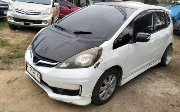 HONDA JAZZ GE8 1.5 E