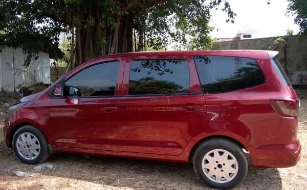WULING CONFERO