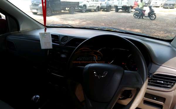 WULING CONFERO