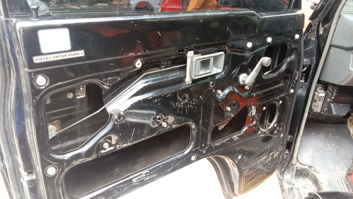 MITSUBISHI  L 300 L300 PU FB-R (4X2)