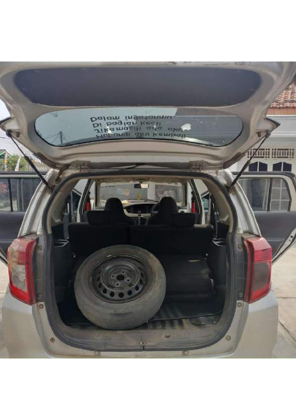 DAIHATSU  SIGRA  1.2 R